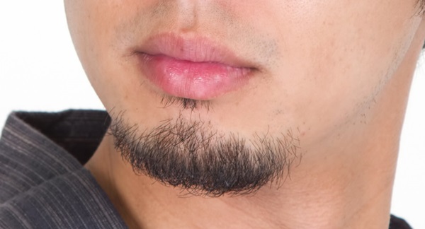 男性の髭